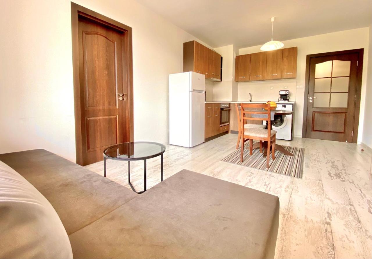 Cozy & Modern 1Br Apart For 4 Guests Next To Medical University & Free Parking Stara Zagora Exteriör bild