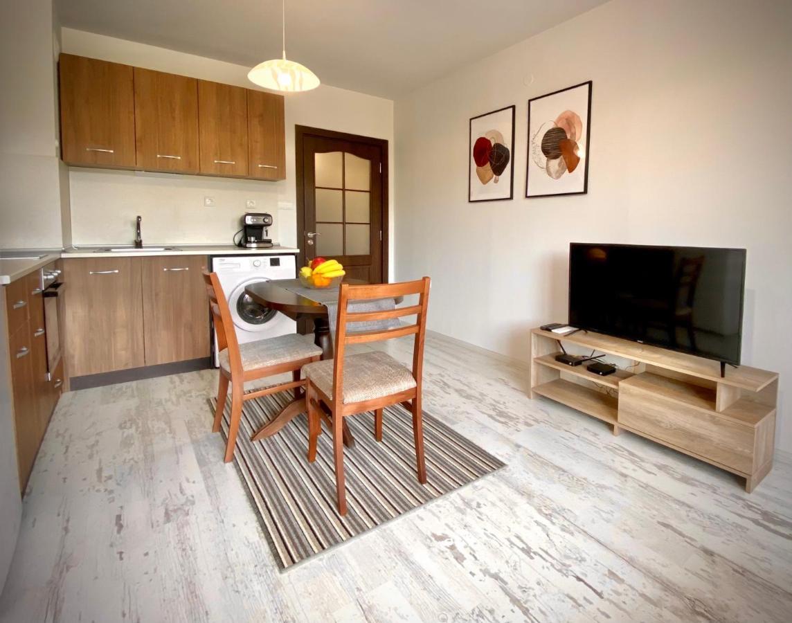 Cozy & Modern 1Br Apart For 4 Guests Next To Medical University & Free Parking Stara Zagora Exteriör bild